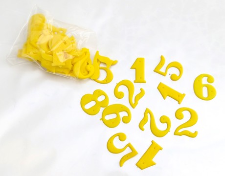 HIVE NUMBERS 1-20 PVC YELLOW 4,5cm